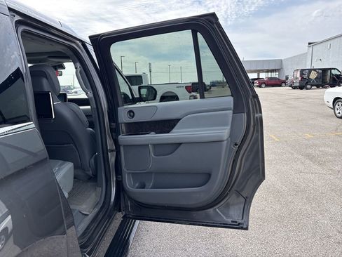 Used 2018 Lincoln Navigator L Reserve w/ Technology Package image 24