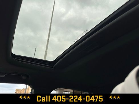 Used 2024 Chevrolet Trax RS w/ Sunroof Package image 26