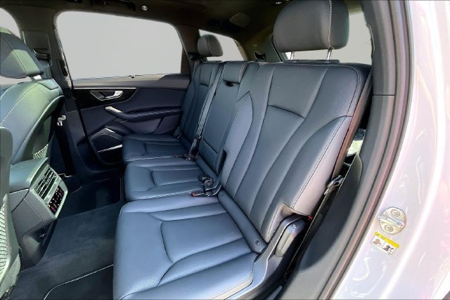 Used 2026 Audi Q7 2.0T Premium Plus w/ Premium Plus Package AWD/4WD image 27