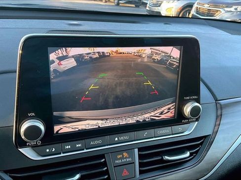 Used 2024 Nissan Altima 2.5 SV image 11