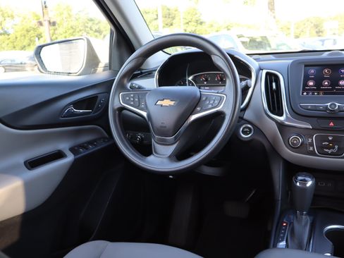 Used 2020 Chevrolet Equinox LT FWD image 12