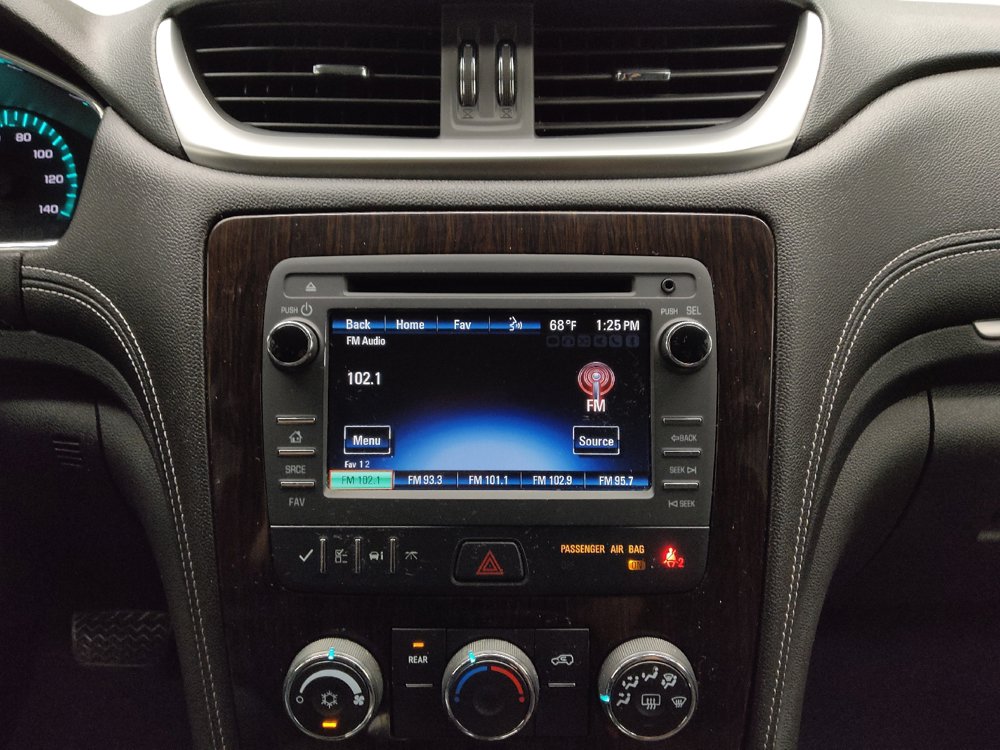 Used 2017 Chevrolet Traverse LT w/ Style and Technology Package FWD image 25