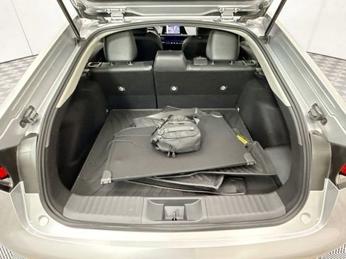 Used 2025 Toyota Prius XLE image 25