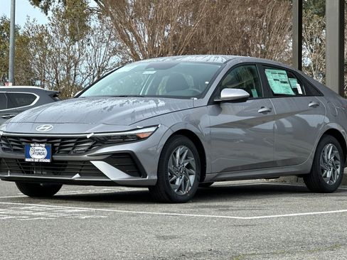 New 2026 Hyundai Elantra Blue image 8