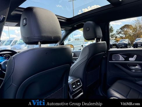 Used 2022 Mercedes-Benz GLS 450 4MATIC image 23