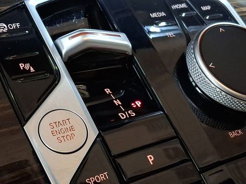 Used 2024 BMW X6 xDrive40i w/ Premium Package image 13