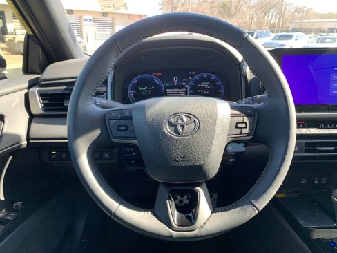 Used 2025 Toyota Camry XSE image 18