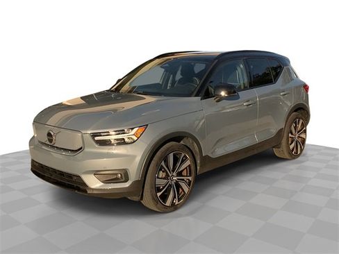 Used 2021 Volvo XC40 P8 Recharge w/ Advanced Package image 1