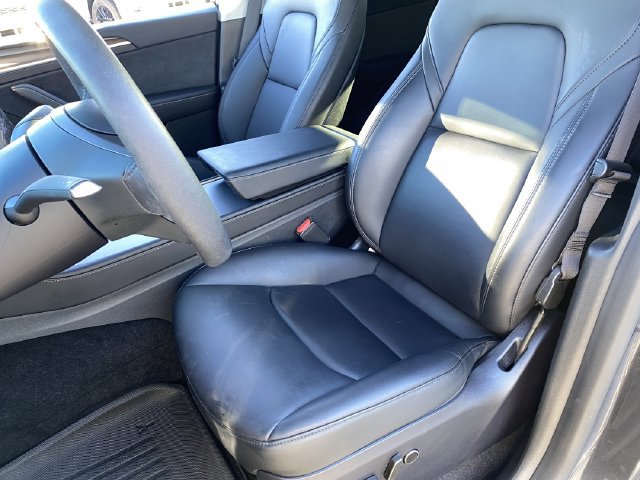 Used 2025 Tesla Model Y Long Range RWD image 18