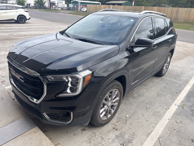 Used 2024 GMC Terrain SLT AWD/4WD image 2