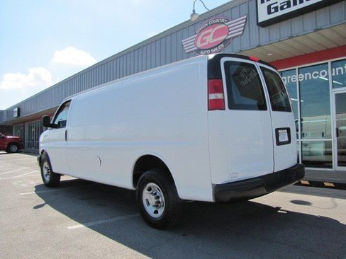 Used 2015 Chevrolet Express 3500 Extended image 4