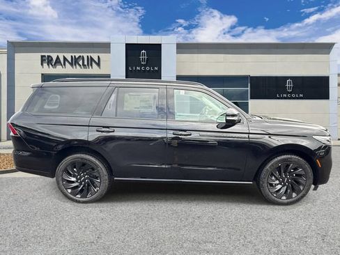 New 2026 Lincoln Navigator Reserve w/ Jet Appearance Package AWD/4WD image 8