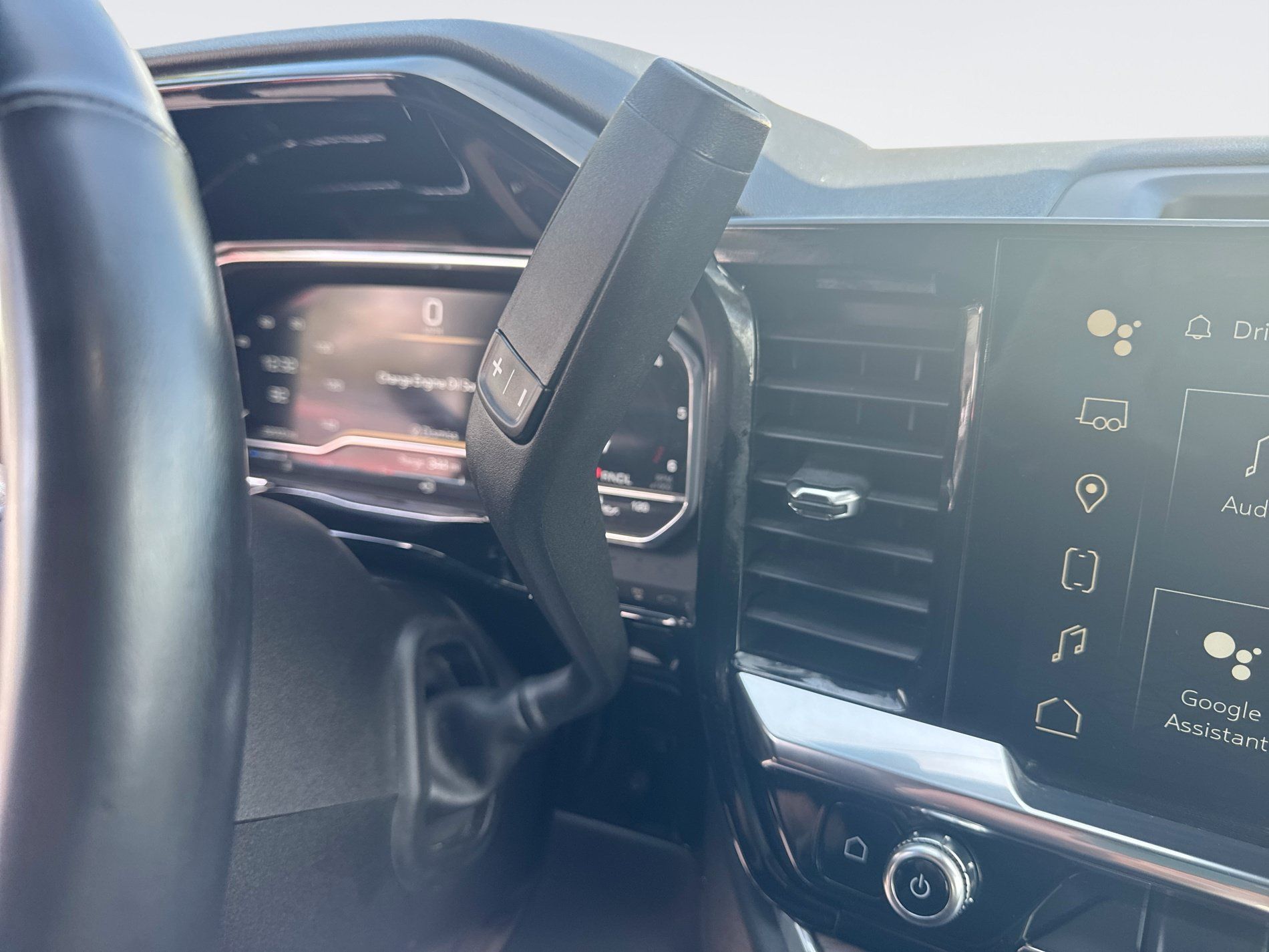 Used 2025 GMC Sierra 1500 SLT RWD image 19
