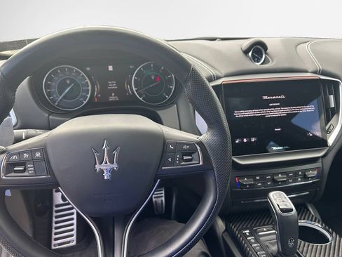 Used 2022 Maserati Ghibli Modena Q4 AWD/4WD image 16