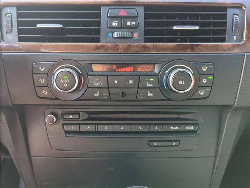 Used 2012 BMW 335i Convertible image 20