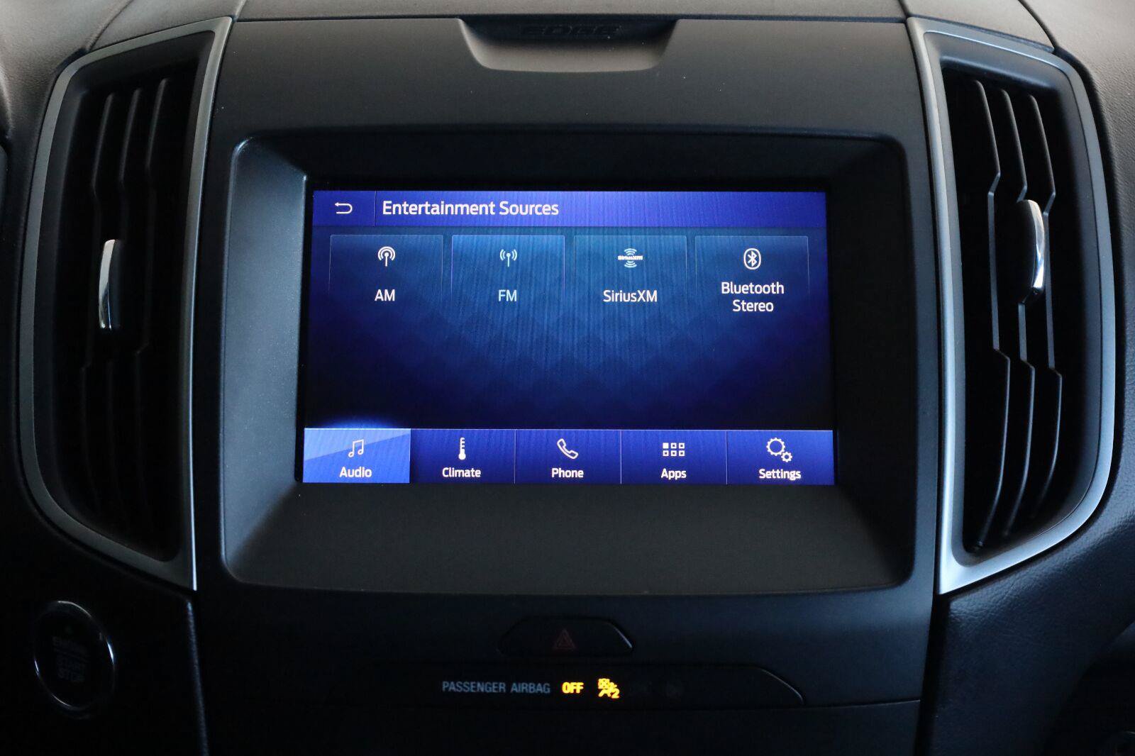 Used 2020 Ford Edge SE FWD image 34