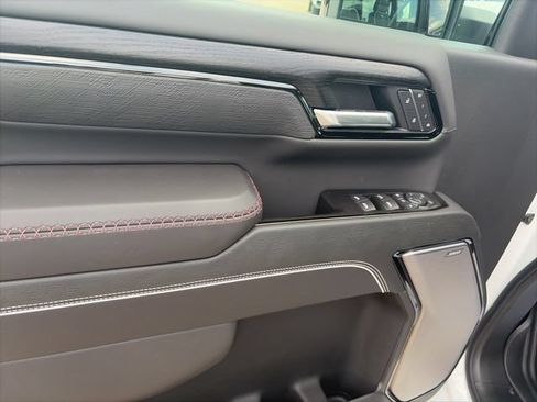 New 2026 GMC Sierra 2500 AT4X w/ LPO, Black Badging Package AWD/4WD image 17