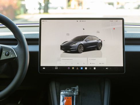 Used 2024 Tesla Model 3 Standard Range image 21