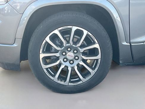 Used 2021 GMC Acadia Denali w/ Denali Ultimate Package AWD/4WD image 32