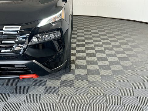 Used 2026 Nissan Rogue SV AWD/4WD image 9
