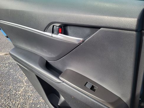 Used 2023 Toyota Camry SE image 16