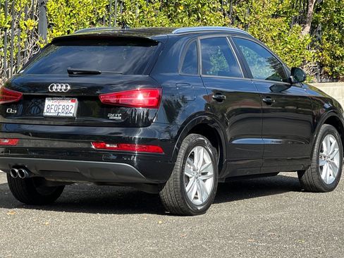 Used 2017 Audi Q3 2.0T Premium w/ Convenience Package AWD/4WD image 3