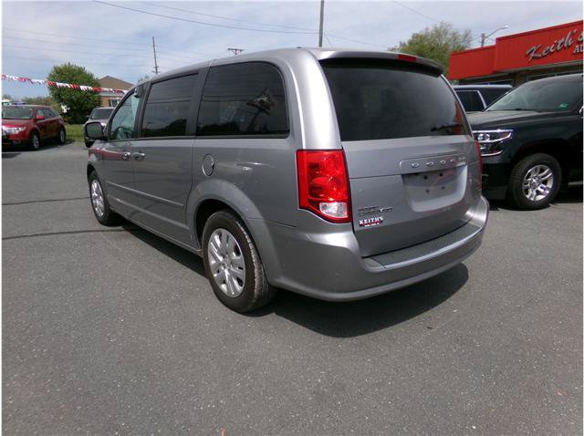 Used 2017 Dodge Grand Caravan SE FWD image 10