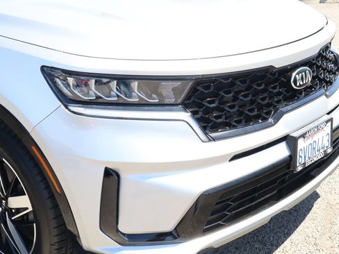 Used 2021 Kia Sorento S w/ Panoramic Sunroof Package FWD image 9