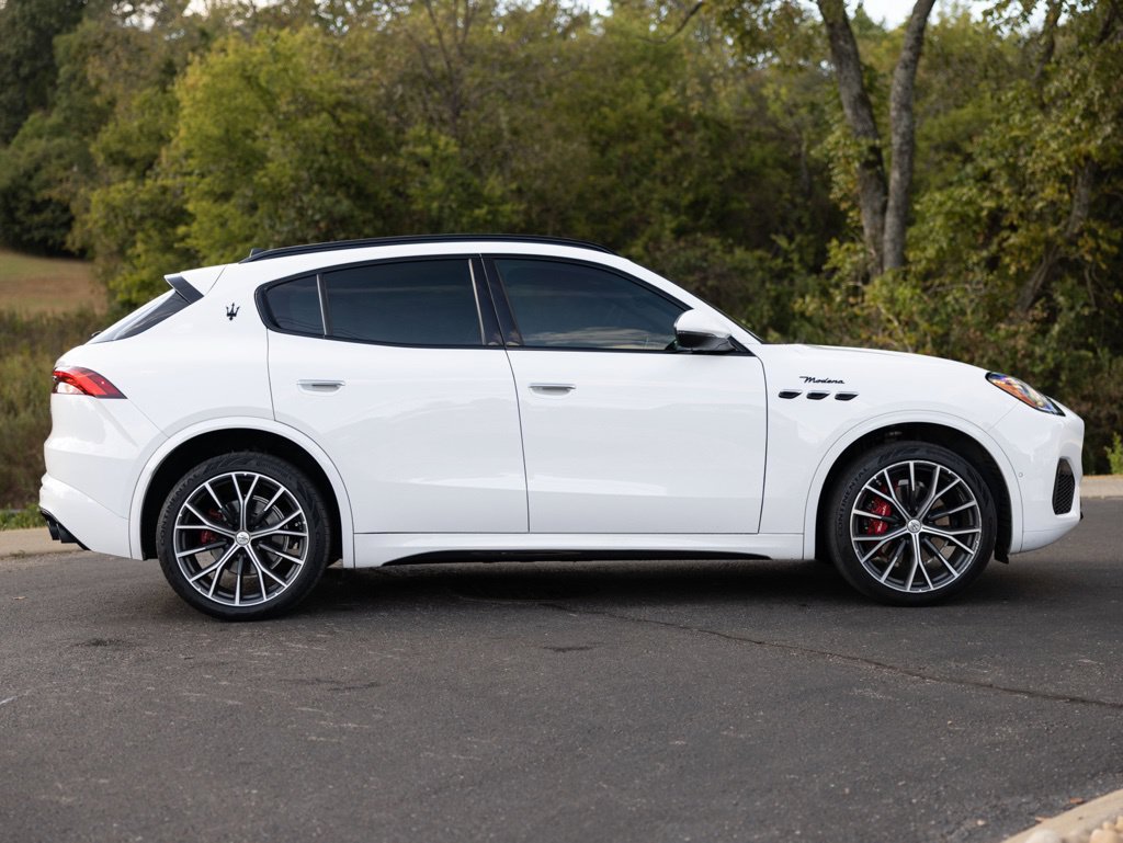 Used 2023 Maserati Grecale Modena AWD/4WD image 8