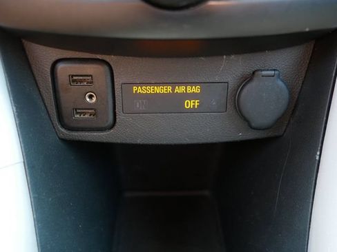 Used 2019 Chevrolet Trax LT w/ LT Convenience Package AWD/4WD image 29