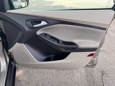 Used 2015 Ford Focus SE FWD image 41