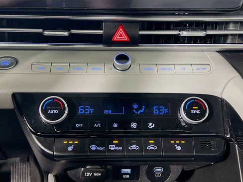 Certified 2024 Hyundai Elantra Limited image 16