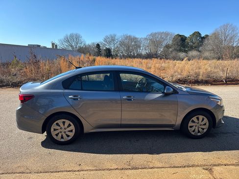 Used 2019 Kia Rio S image 5
