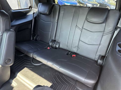 Used 2018 Cadillac Escalade Platinum image 23