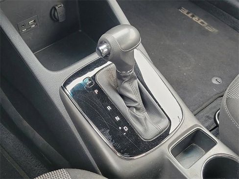 Used 2017 Kia Forte LX image 30