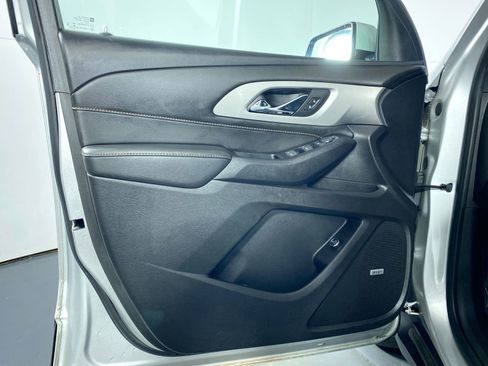 Used 2020 Chevrolet Traverse RS image 19