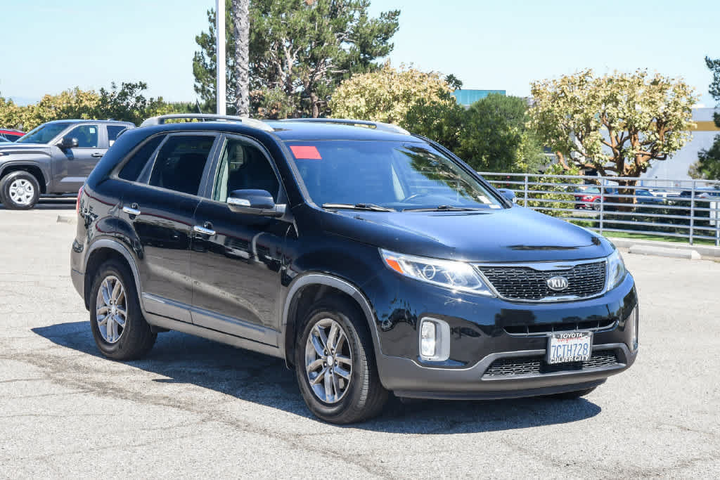 Used 2014 Kia Sorento LX w/ Premium Package FWD image 3