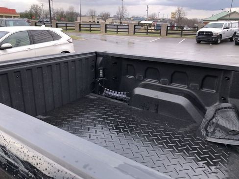Used 2021 Chevrolet Silverado 1500 Custom Trail Boss AWD/4WD image 9