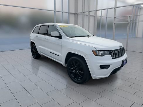 Used 2019 Jeep Grand Cherokee Altitude image 2