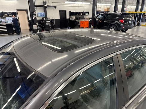 Used 2010 Honda Accord EX-L image 9