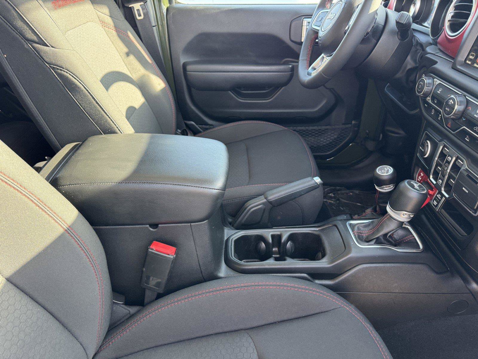 Used 2023 Jeep Wrangler Unlimited Rubicon AWD/4WD image 9