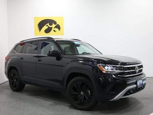 Used 2023 Volkswagen Atlas SE w/ Black Wheel Package AWD/4WD image 2