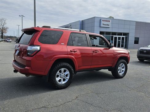 Used 2021 Toyota 4Runner SR5 Premium image 9