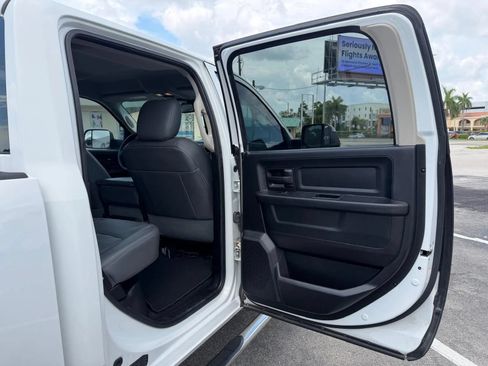 Used 2014 RAM 2500 Tradesman w/ Chrome Appearance Group AWD/4WD image 25