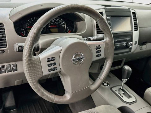Used 2020 Nissan Frontier SV w/ SV Utility Package AWD/4WD image 18