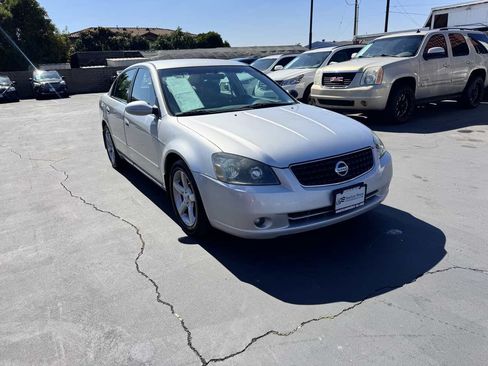 Used 2006 Nissan Altima 3.5 SE FWD image 9