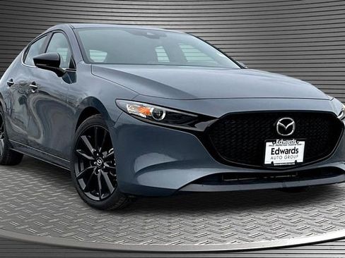 Used 2022 MAZDA MAZDA3 s FWD image 3