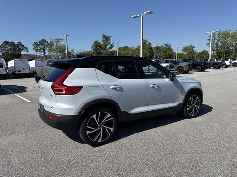 Used 2021 Volvo XC40 T5 R-Design w/ Protection Package Premier AWD/4WD image 3