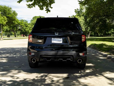 Used 2024 Honda Passport Black Edition image 8