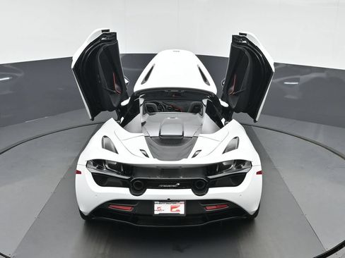 Used 2020 McLaren 720S Performance RWD image 40